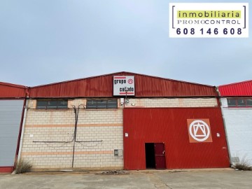 Industrial building / warehouse in El Comercio