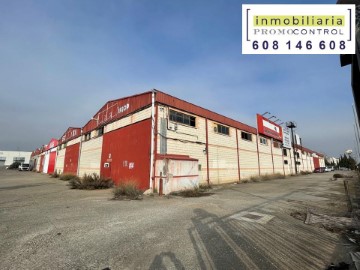 Industrial building / warehouse in El Comercio