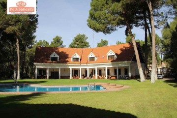 House 9 Bedrooms in Nava de Béjar