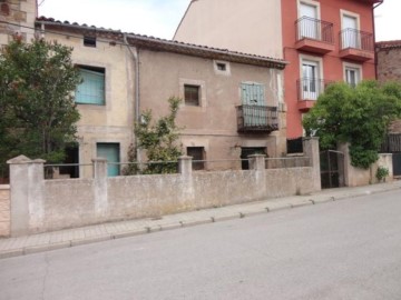 House 4 Bedrooms in Castrovido
