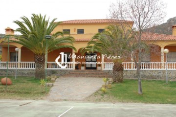 Casa o chalet 9 Habitaciones en Sierra de Fuentes