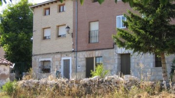 House 2 Bedrooms in Quintanavides