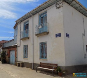 House 5 Bedrooms in Murias de Pedredo