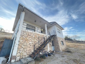 House 3 Bedrooms in Belmonte de Tajo