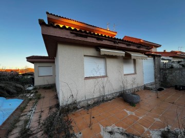 Casa o chalet 4 Habitaciones en Serracines