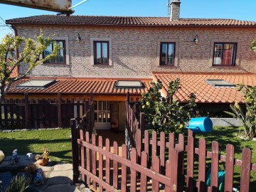 Casa o chalet 4 Habitaciones en Cordeiro (Santa Columba P.)
