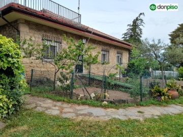 House 2 Bedrooms in Vilvestre