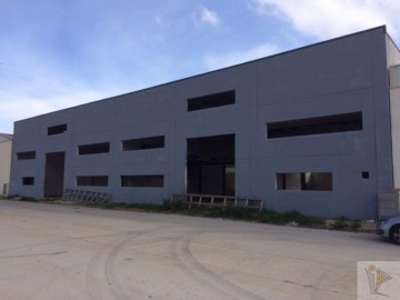 Industrial building / warehouse in Torrebaja