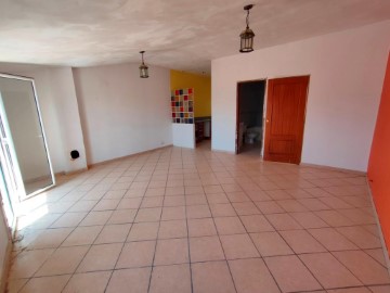 House 3 Bedrooms in Caseres