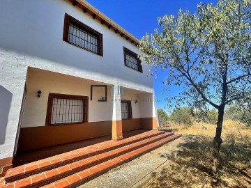 House 6 Bedrooms in Navahermosa