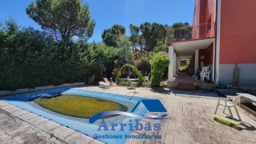 House 5 Bedrooms in Almorox