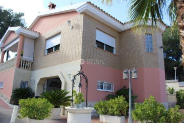 House 5 Bedrooms in el Descanso