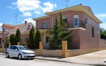 House 6 Bedrooms in Pedrajas de San Esteban