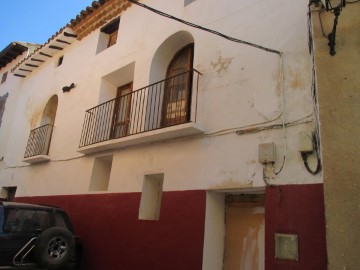 House 4 Bedrooms in Aniñón
