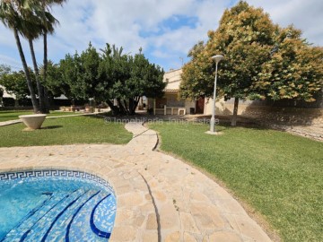 House 6 Bedrooms in Benimantell