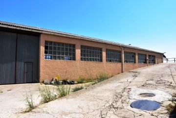 Industrial building / warehouse in Monroyo