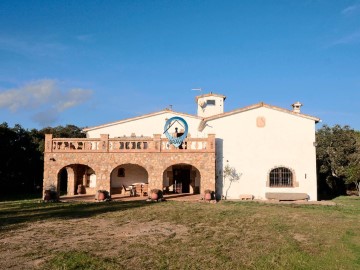 Casas rústicas 5 Habitaciones en Llagostera Residencial