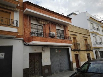 Piso 6 Habitaciones en Fernán-Núñez