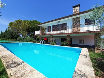 Country homes 4 Bedrooms in L'Aldea