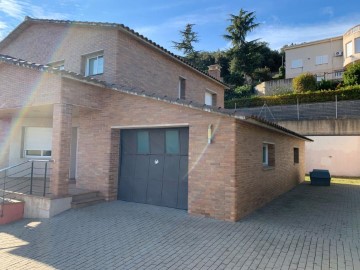 House 4 Bedrooms in Caldes de Montbui