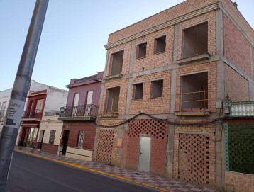 Edificio en Brenes