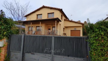 House 5 Bedrooms in Montvi de Baix