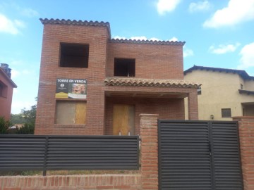 House 4 Bedrooms in Mirador del Montseny