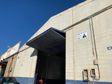 Industrial building / warehouse in Nuevo Parque - Los Rosales - Tráfico Pesado