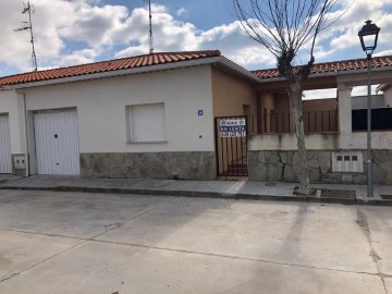House 3 Bedrooms in Fontiveros