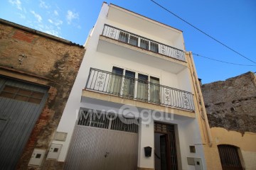 House 4 Bedrooms in Cabanes