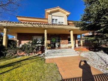 Casa o chalet 5 Habitaciones en Villaquilambre