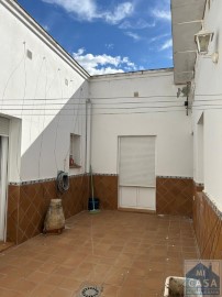 House 4 Bedrooms in Don Álvaro