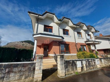 Casa o chalet 4 Habitaciones en San Martín de Quevedo