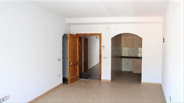 Apartment 3 Bedrooms in Chirles