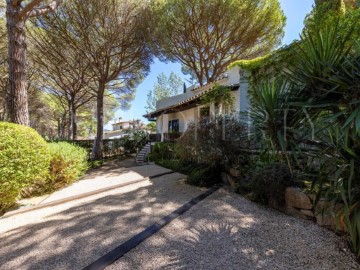 House 5 Bedrooms in Golf Costa Brava - Bufaganyes