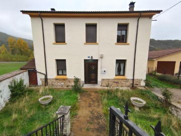 House 5 Bedrooms in Coladilla