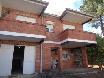 Casa o chalet 4 Habitaciones en Navamorcuende