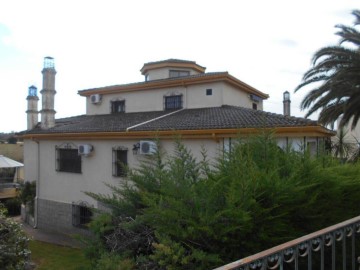 Casa o chalet 8 Habitaciones en Ctra de Sevilla - Ronda sur