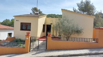 House 4 Bedrooms in Urbanització de Les Fonts De Sant Bernat