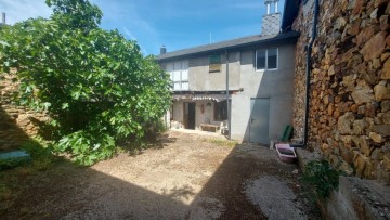 Maisons de campagne 6 Chambres à Castropodame