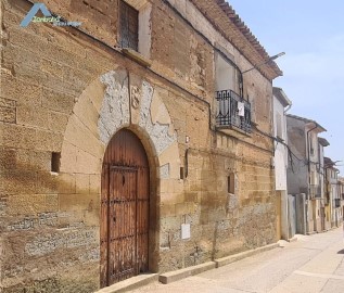 House 6 Bedrooms in Loscorrales