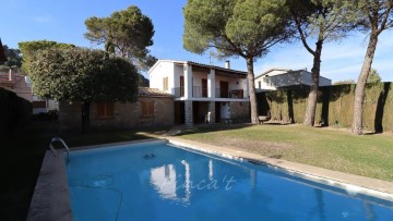 House 3 Bedrooms in La Monjoia