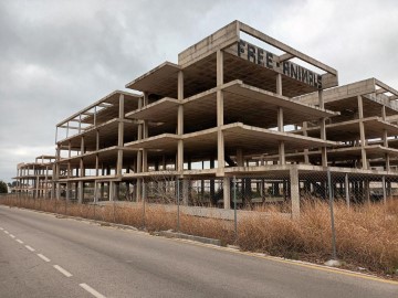 Edificio en Creixell