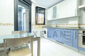 Apartment 4 Bedrooms in Apatamonasterio