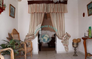 House 6 Bedrooms in Benamejí