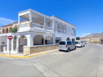 House 3 Bedrooms in Balanegra