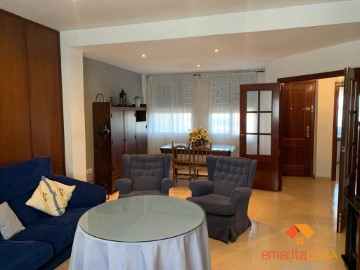 House 5 Bedrooms in Guareña
