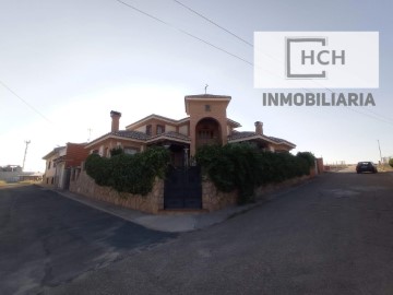 Casa o chalet 6 Habitaciones en La Puebla de Montalbán