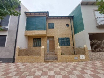 House 3 Bedrooms in Aldeahermosa