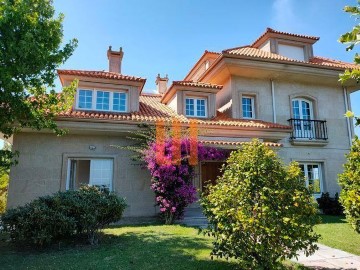 Maison 9 Chambres à Elviña - A Zapateira